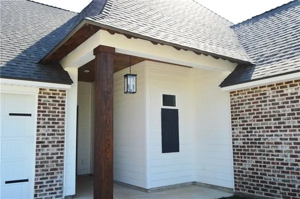 $398,900 | 537 Feliciana Drive, Pineville, LA 71360