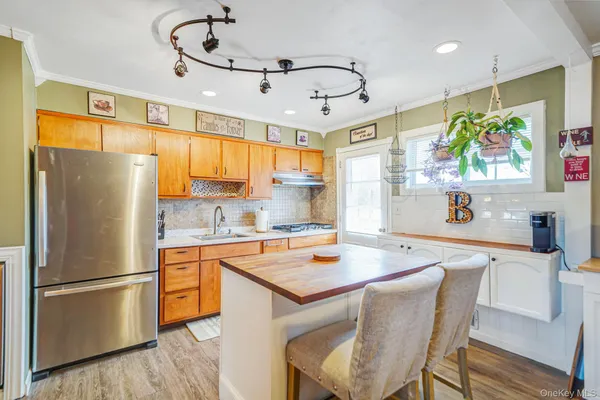 $775,000 | 10 Pierre Drive, Commack, NY 11725