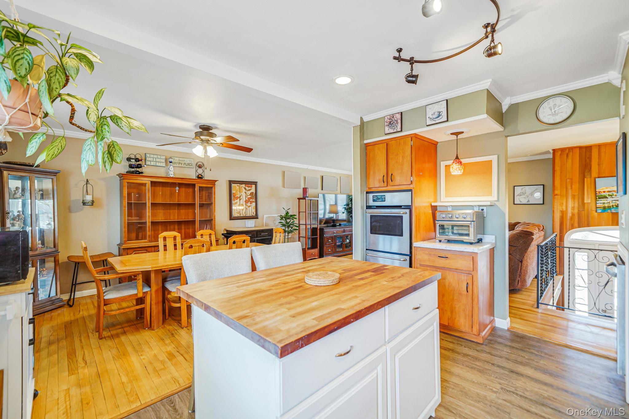 10 Pierre Drive Commack, NY 11725 - Photo 18 of 50