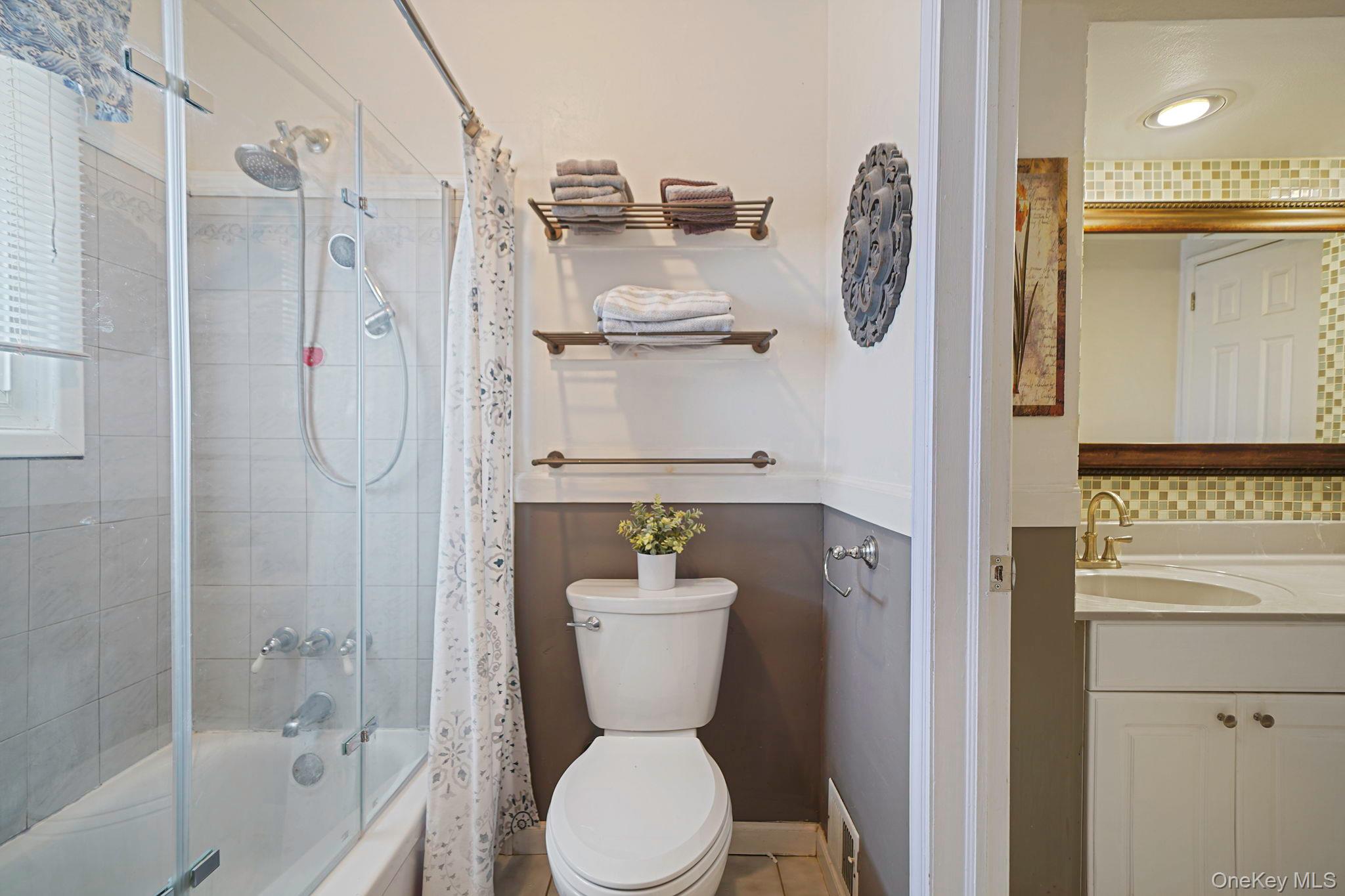 10 Pierre Drive Commack, NY 11725 - Photo 24 of 50