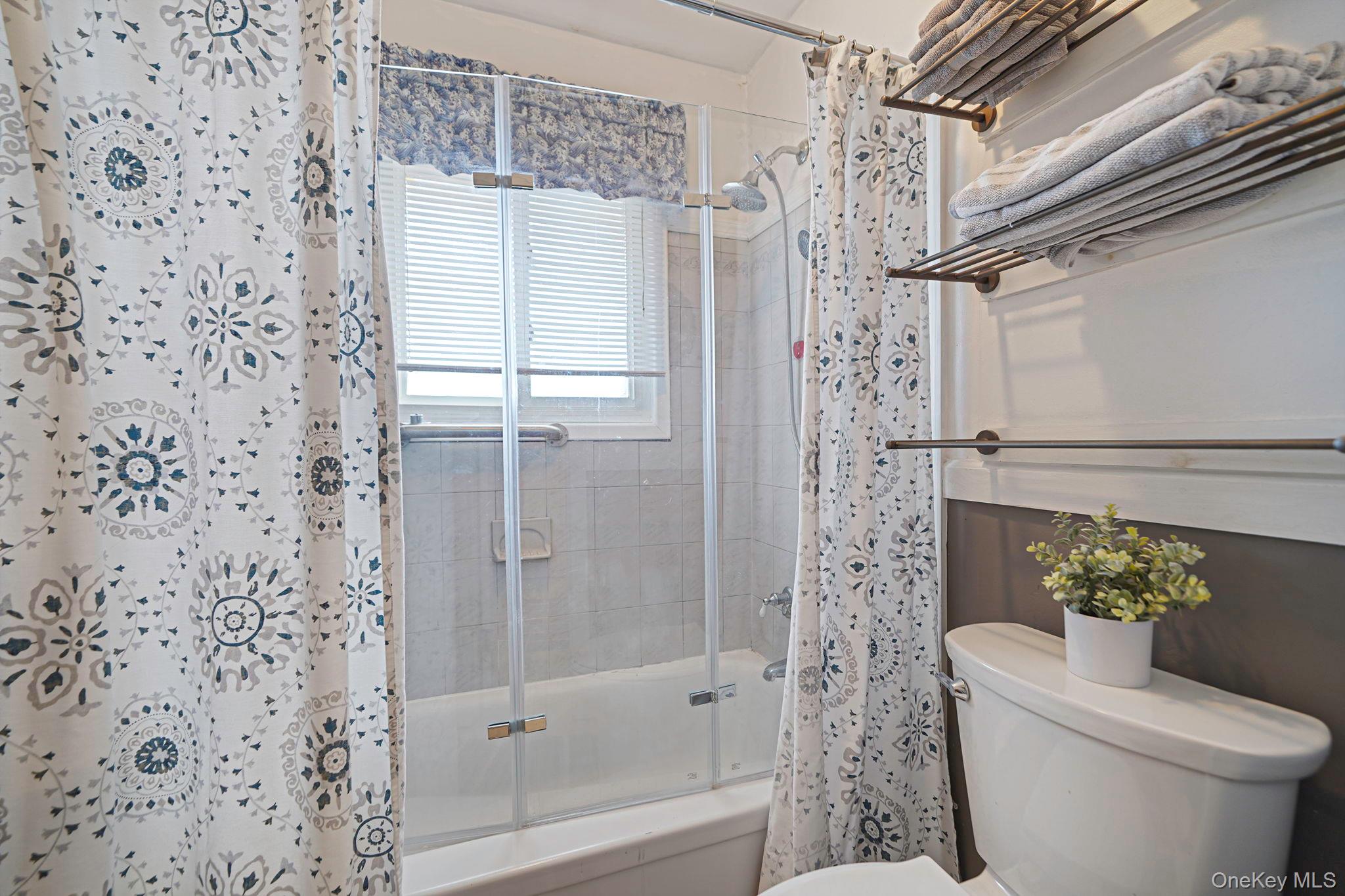 10 Pierre Drive Commack, NY 11725 - Photo 25 of 50