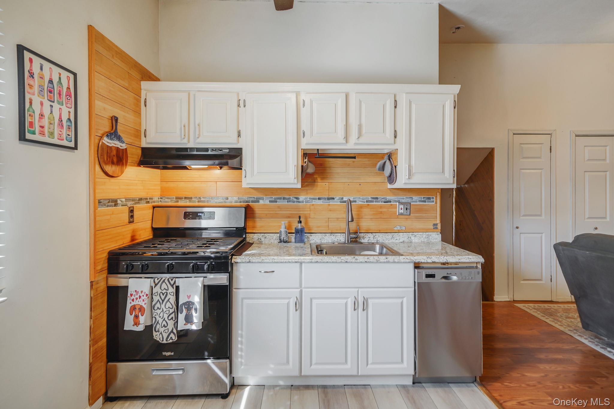 10 Pierre Drive Commack, NY 11725 - Photo 45 of 50