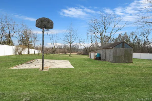 $775,000 | 10 Pierre Drive, Commack, NY 11725