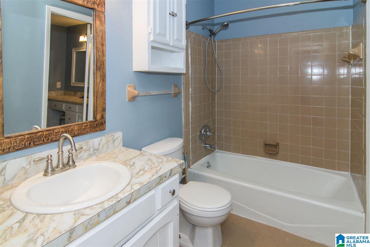 202 Stoneview Trail Birmingham, AL 35210 - Photo 5 of 50