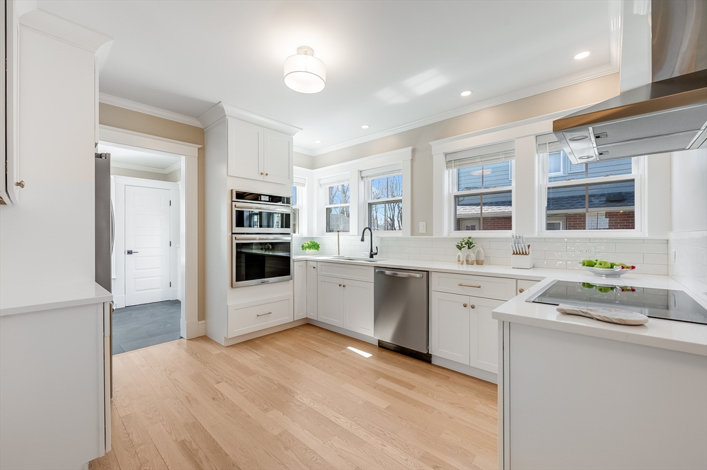8 Riverside Avenue Gloucester, MA 01930 - Photo 13 of 32