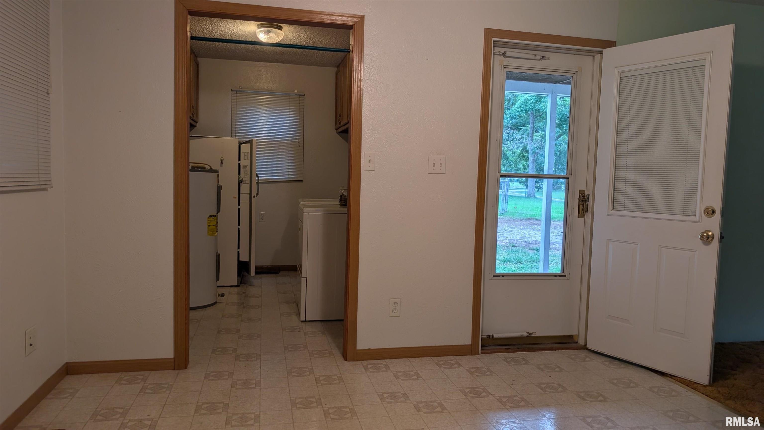 4487 Davis Road Pawnee, IL 62558 - Photo 10 of 34 Gallery Image 10