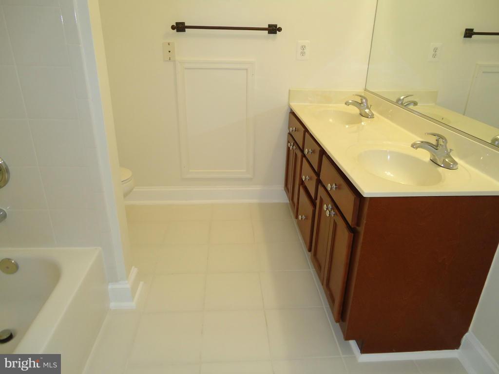 6911 Dorsey Road Laytonsville, MD 20882 - Photo 25 of 25 Bath