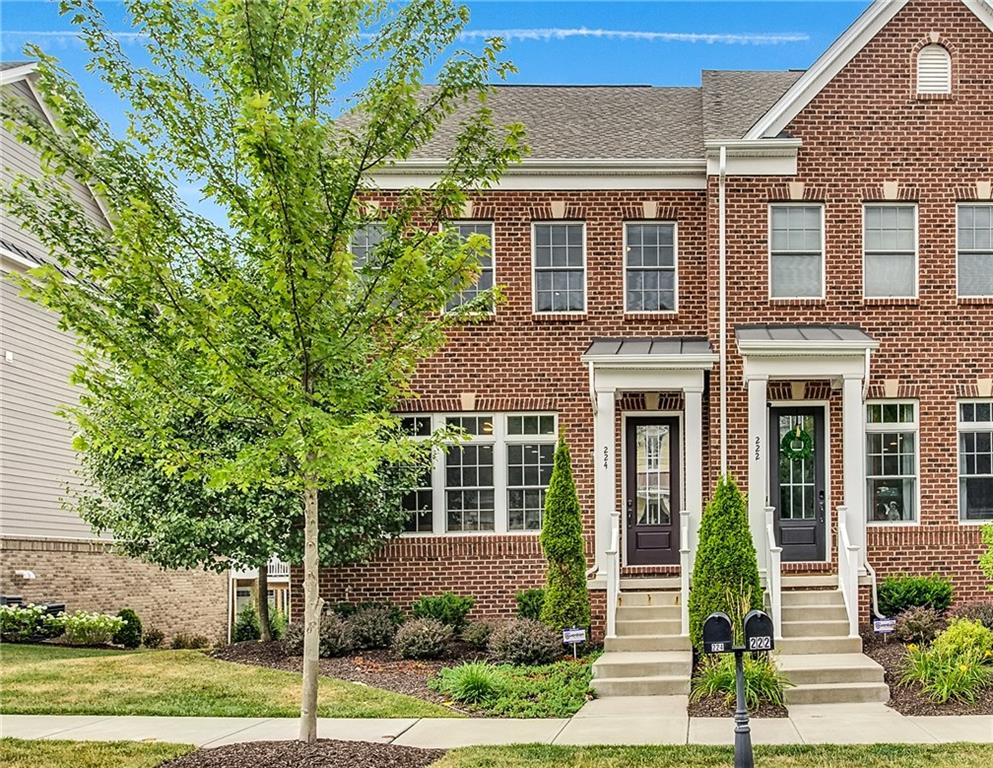 Immaculate end-unit townhome at Venango Trails. This home features a 10-foot extension which equals tons of living space and a huge master suite with 2 large walk-in closets! Venango Trails is close to main roads adn highways. The plan features a community pool, clubhouse, gym, walking trails and more! This unit features upgraded finishes throughout and has been beautifully maintained!