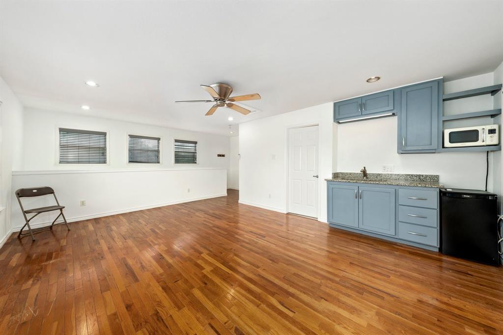 7128 Haverford Road Dallas, TX 75214 - Photo 20 of 24 Quarters