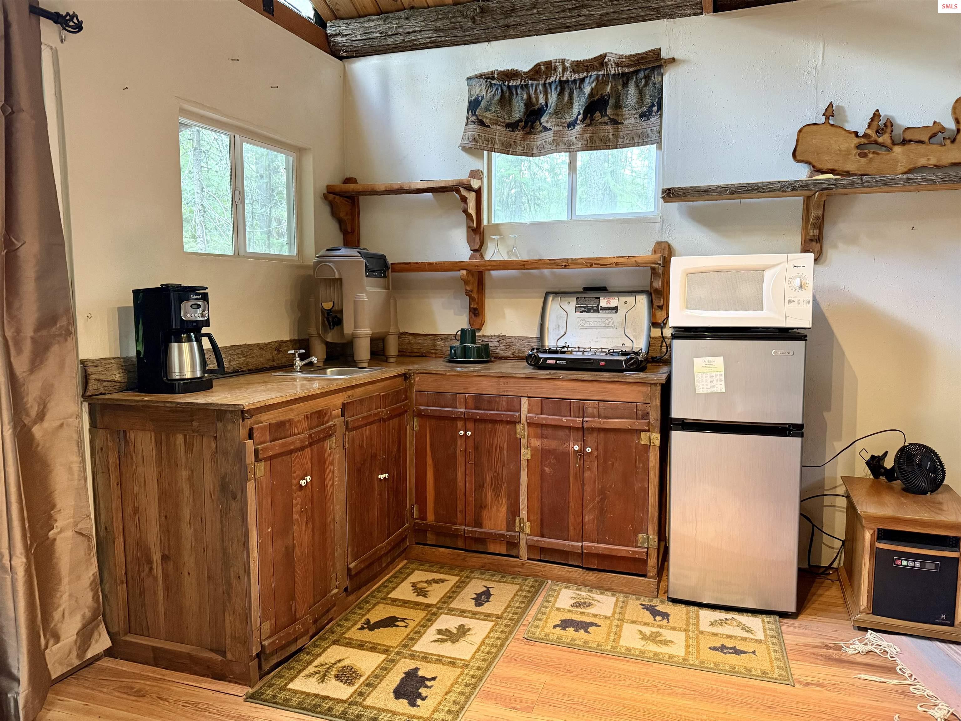 8213 Rapid Lightning Road Sandpoint, ID 83864 - Photo 5 of 16 Gallery Image 5