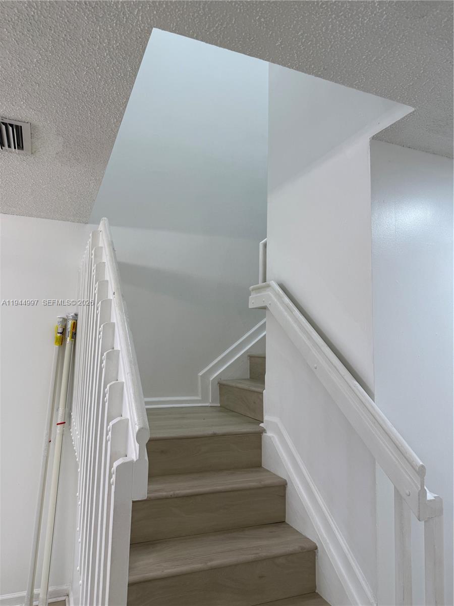 973 Imperial Lake Road, Unit 973 West Palm Beach, FL 33413 - Photo 6 of 28 a view of entryway