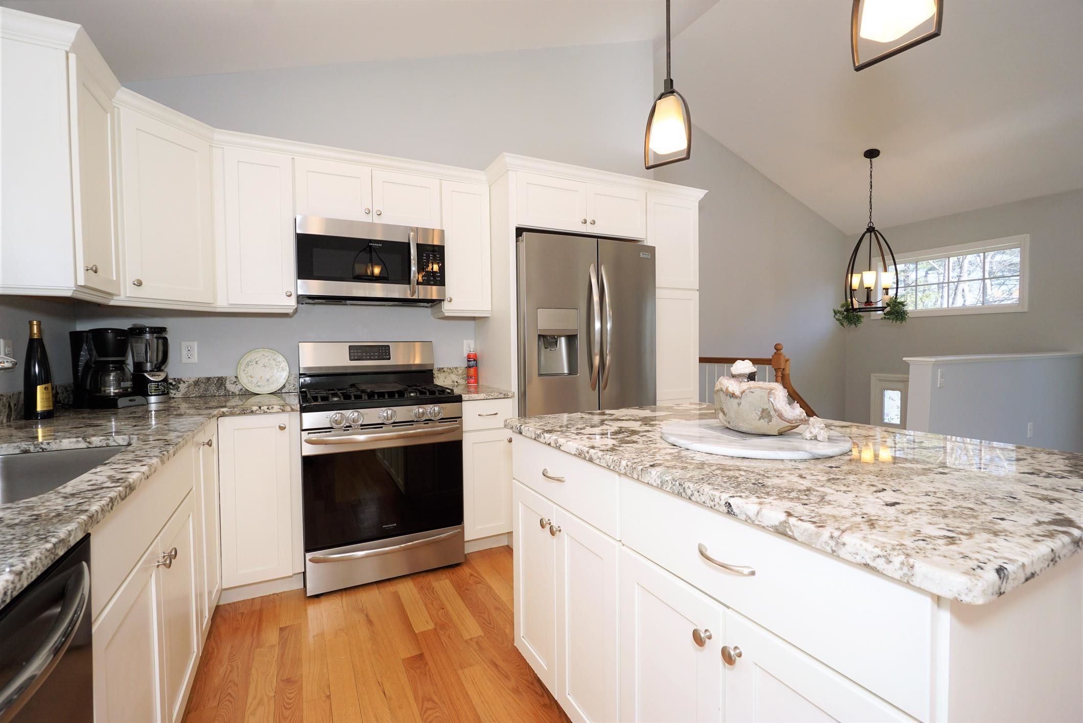 27 3rd Street Windham, NH 03087 - Photo 11 of 22