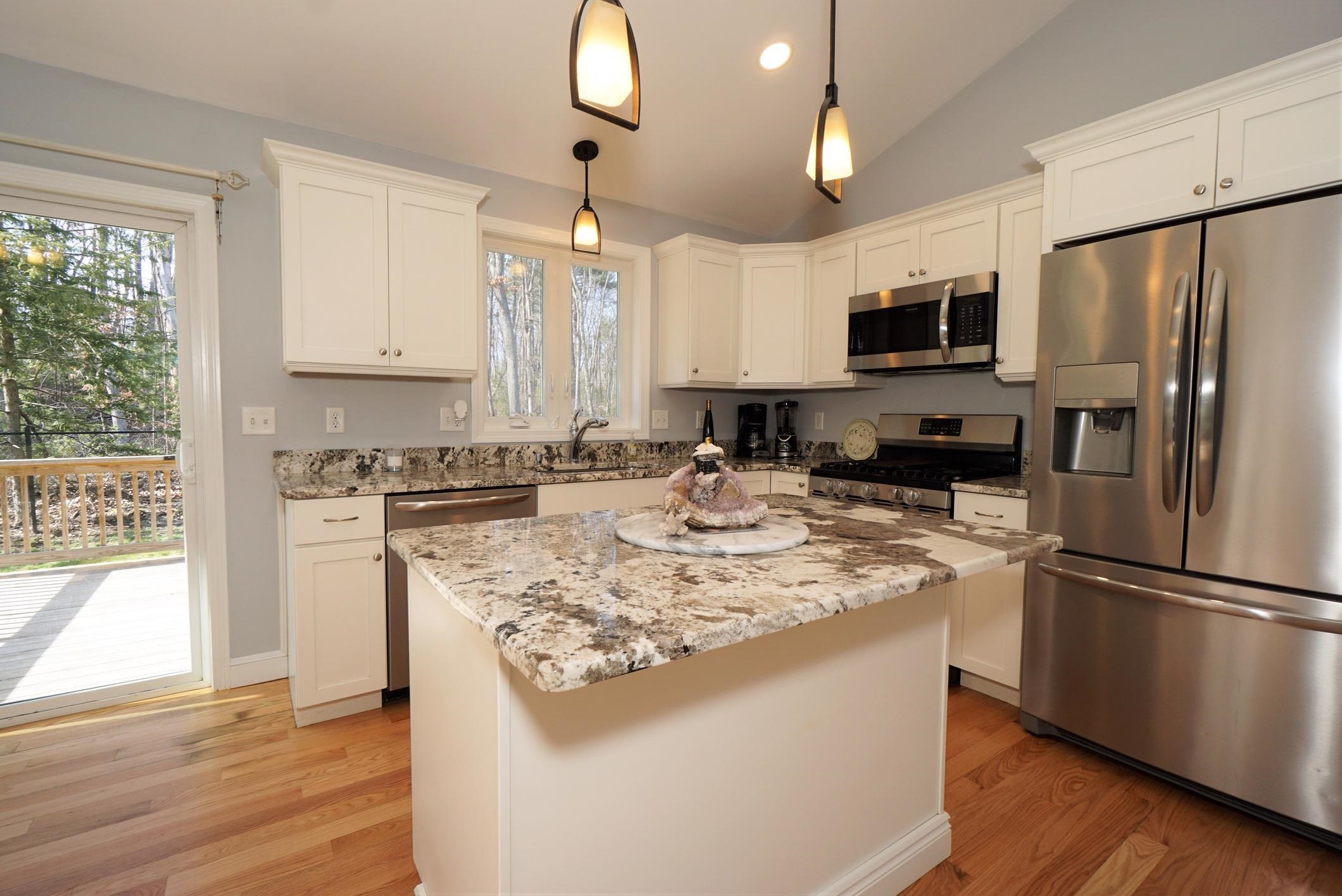 27 3rd Street Windham, NH 03087 - Photo 4 of 22
