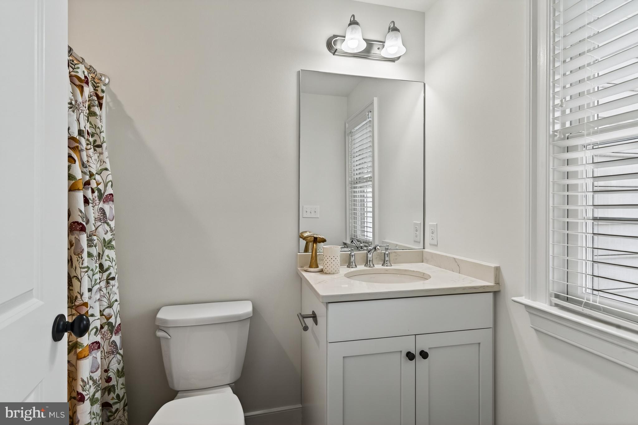 610 D Street Kennett Square, PA 19348 - Photo 20 of 24 3rd floor full bath with tub shower