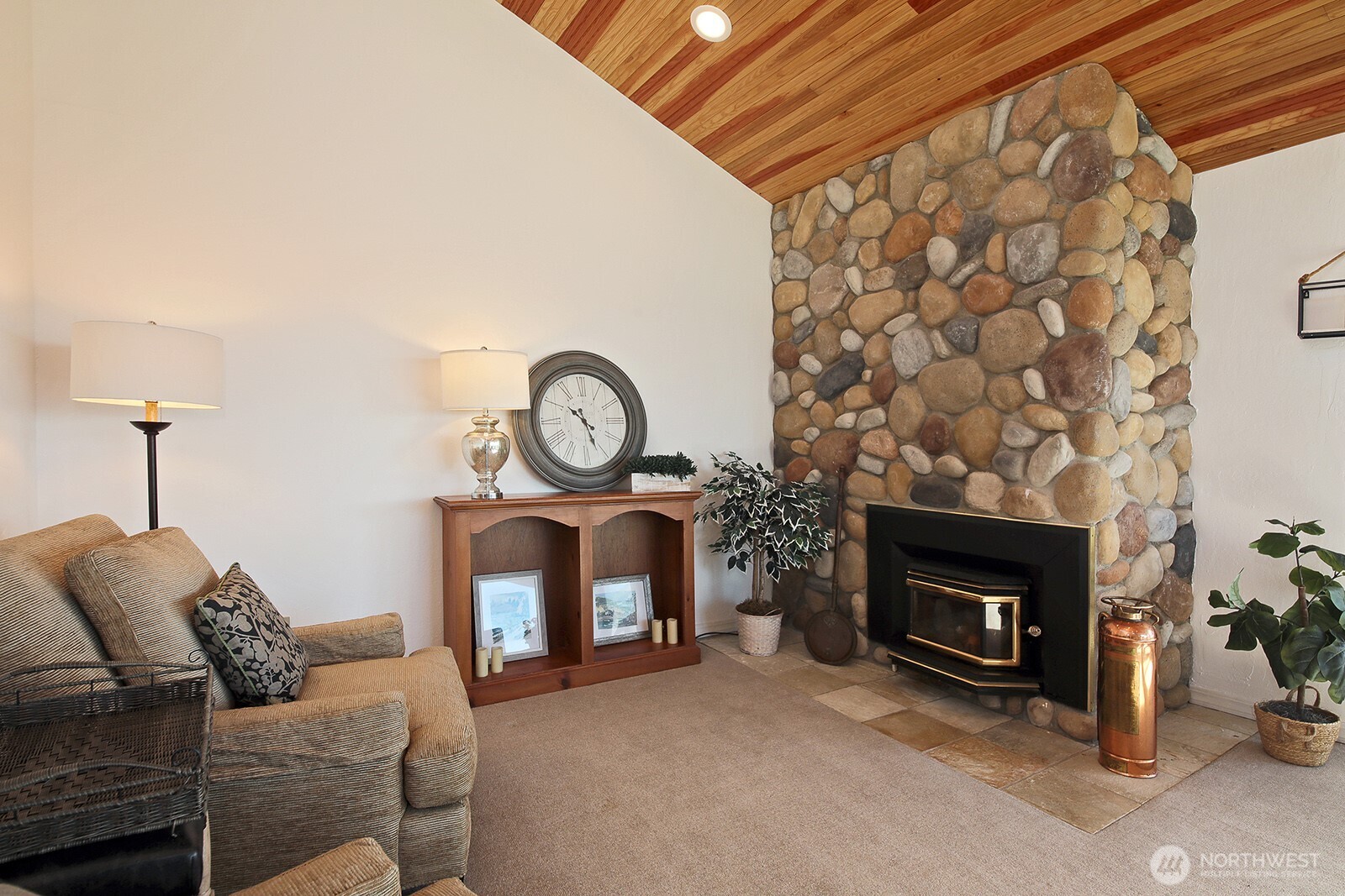 816 Old Beach Road, Unit 203 Freeland, WA 98249 - Photo 7 of 32