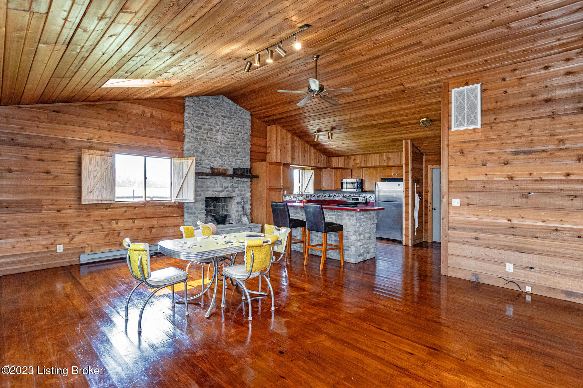 178 North Badger Road Madison, IN 47250 - Photo 4 of 29 012