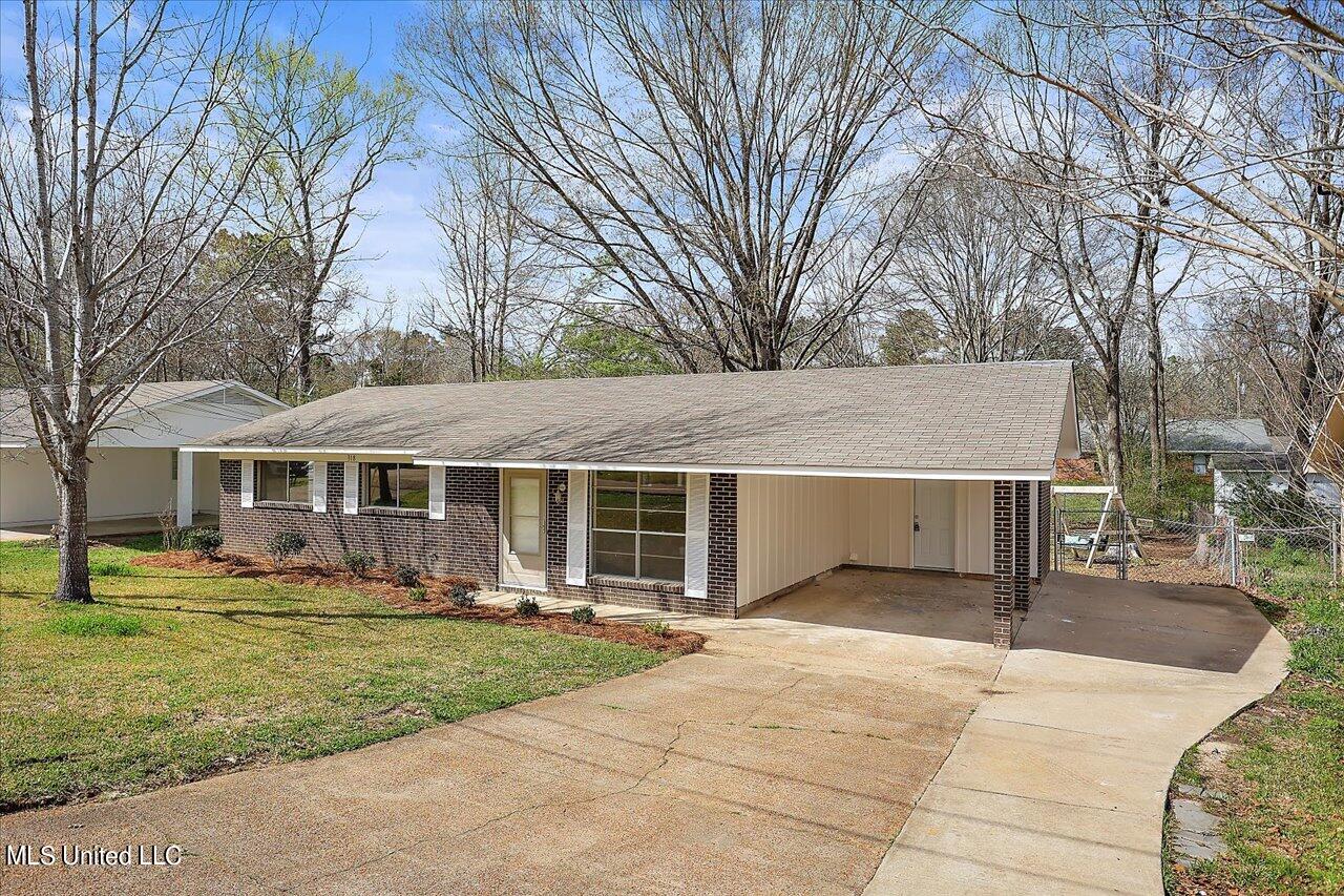 318 Martin Road Brandon, MS 39042 - Photo 2 of 29 02-318 Martin Rd