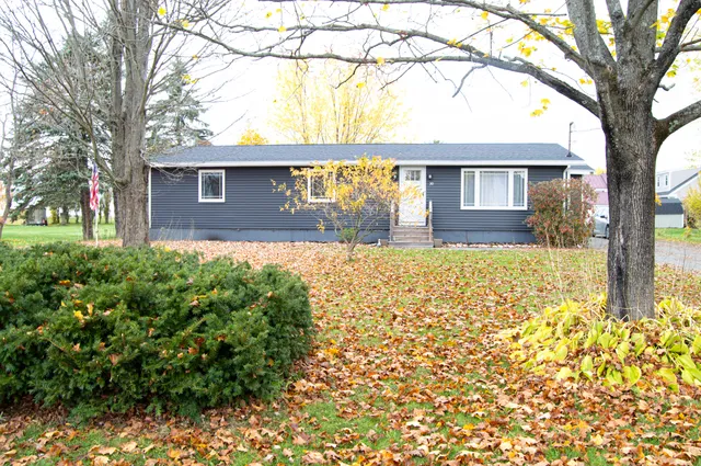 $299,900 | 30 Cottage Street, Fairfield, ME 04937