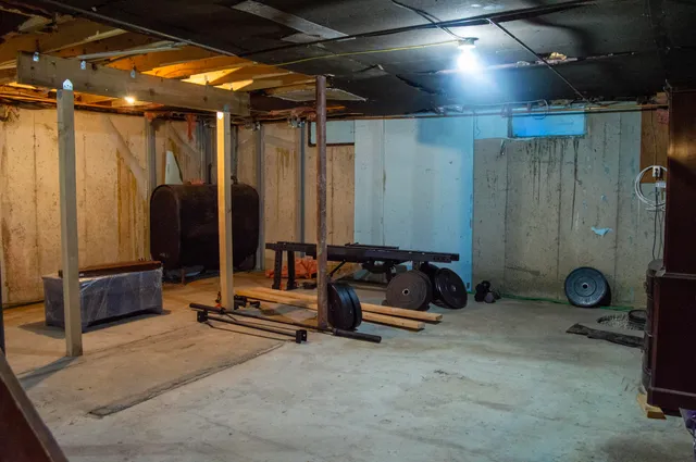 $299,900 | 30 Cottage Street, Fairfield, ME 04937