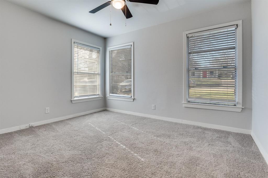 4412 Utah Avenue Dallas, TX 75216 - Photo 8 of 11 a view of an empty room with a window