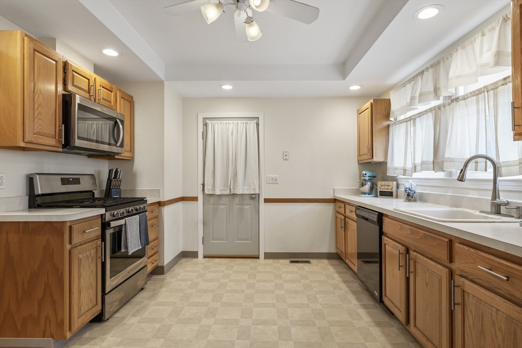 88 Manthorne Road Boston, MA 02132 - Photo 12 of 42 Gallery Image 12