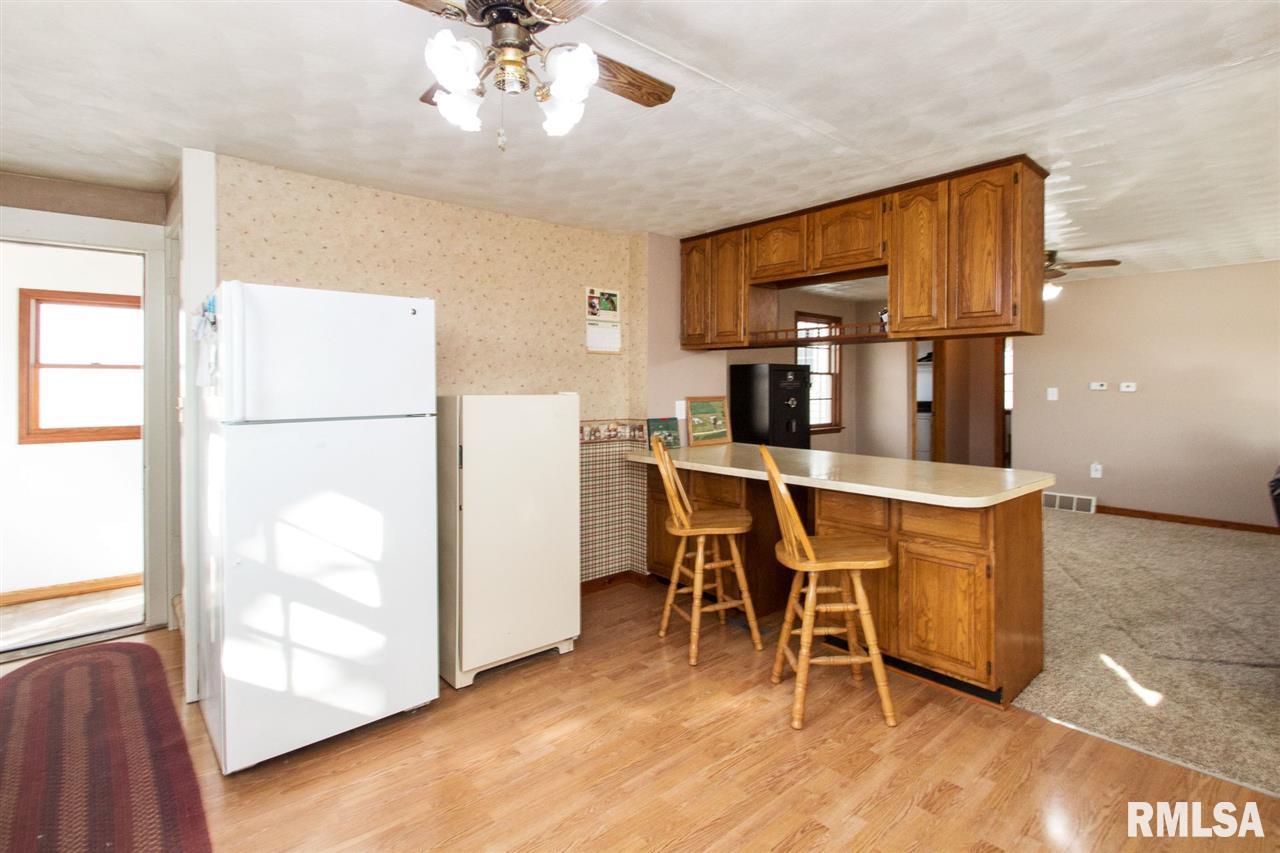 4196 150th Street Clinton, IA 52732 - Photo 4 of 16 Gallery Image 4