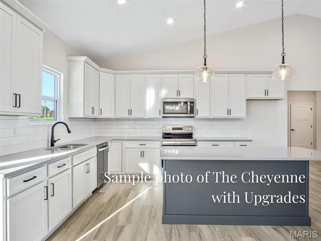 $440,990 | 330 Jenny Court, Waterloo, IL 62298