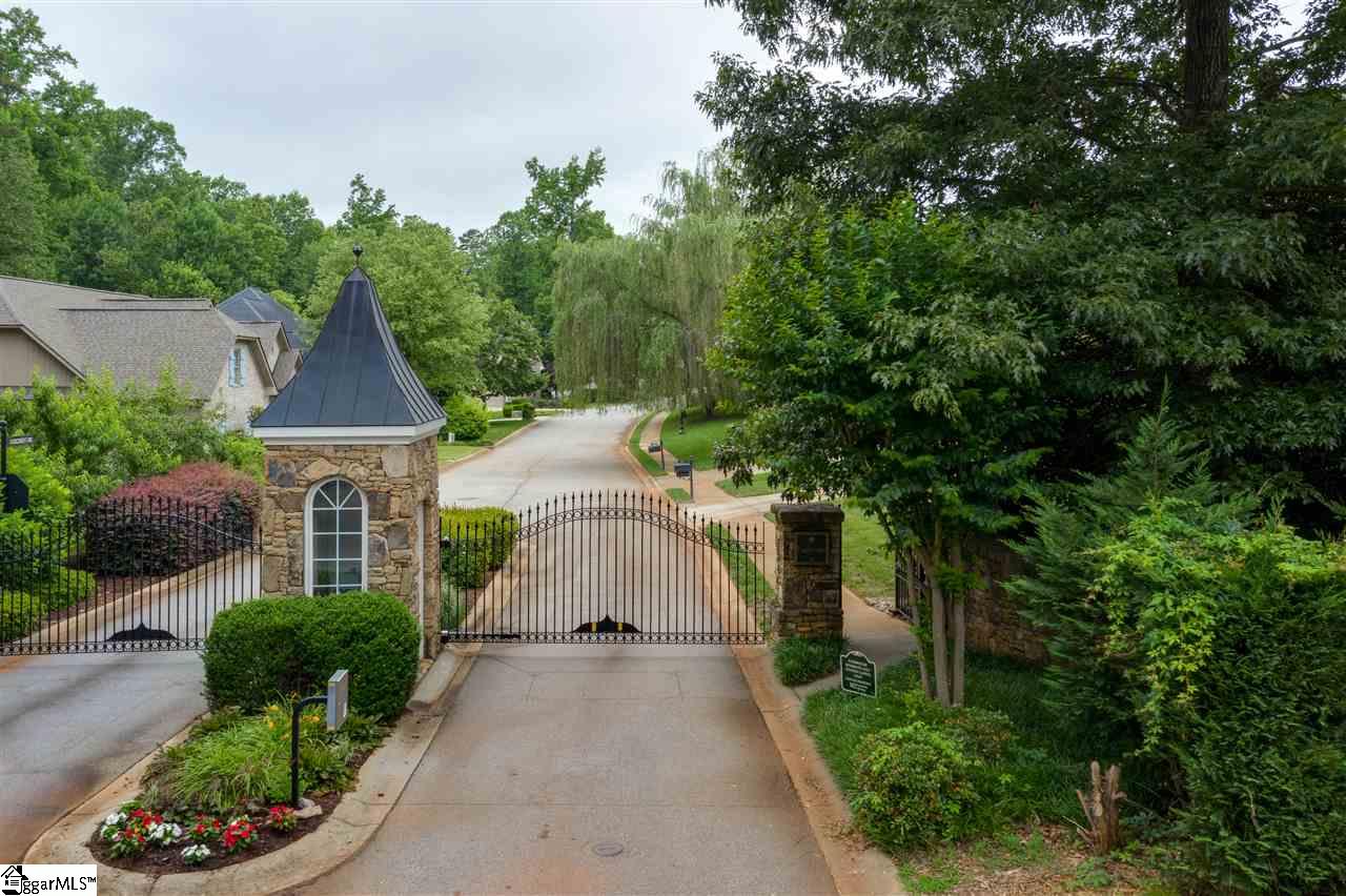 517 Foxcroft Road Greenville, SC 29615 - Photo 6 of 32 Gallery Image 6