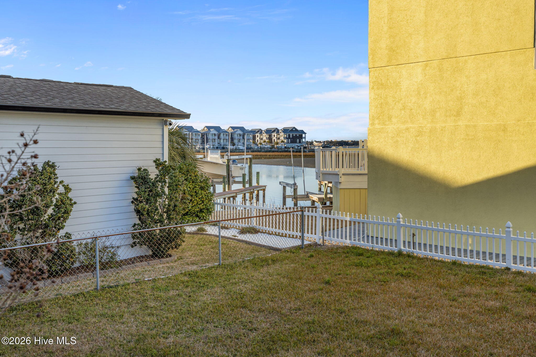 249 Moonlight Drive Atlantic Beach, NC 28512 - Photo 14 of 20 31-web-or-mls-1S3A1896