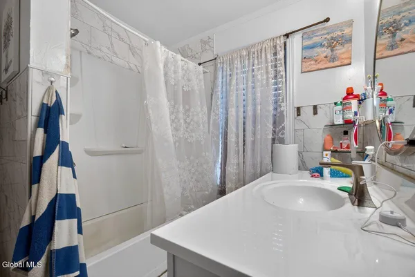 $263,000 | 15 Manchester Road, Schenectady, NY 12304