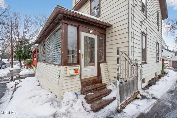 $263,000 | 15 Manchester Road, Schenectady, NY 12304