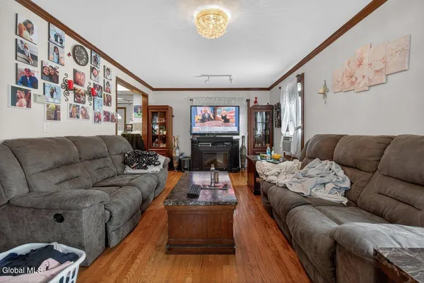 $263,000 | 15 Manchester Road, Schenectady, NY 12304