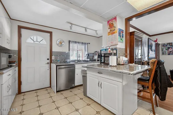 $263,000 | 15 Manchester Road, Schenectady, NY 12304