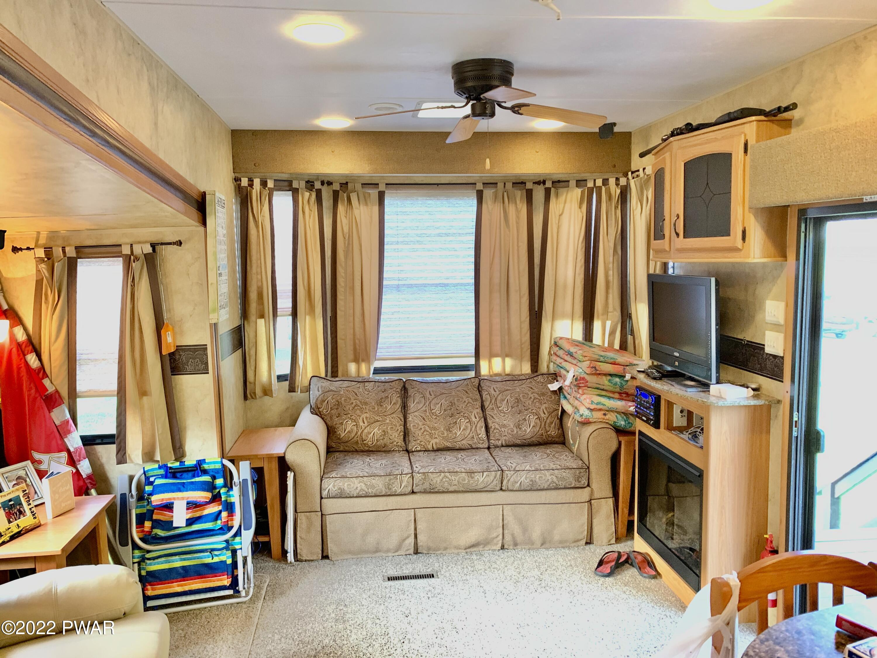 8 3rd Street Thompson, PA 18465 - Photo 12 of 28