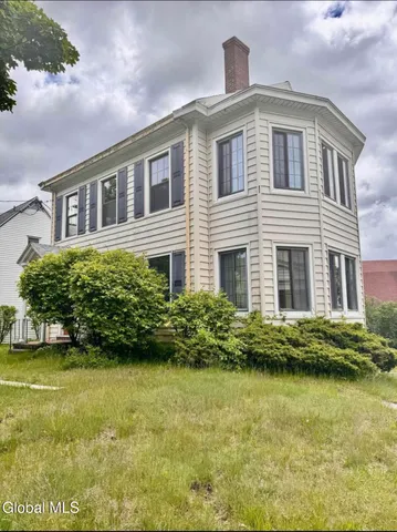 $2,100 | 405 Manning Boulevard, Unit 1, Albany, NY 12206