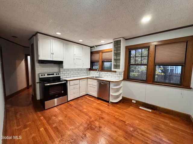 $2,100 | 405 Manning Boulevard, Unit 1, Albany, NY 12206