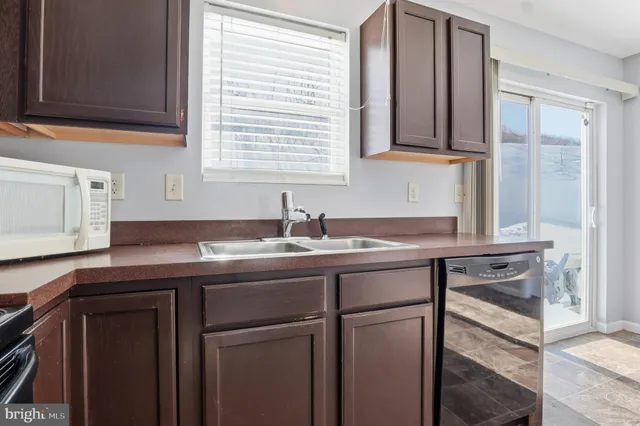 $299,900 | 370 Azalea Drive, Windsor, PA 17366