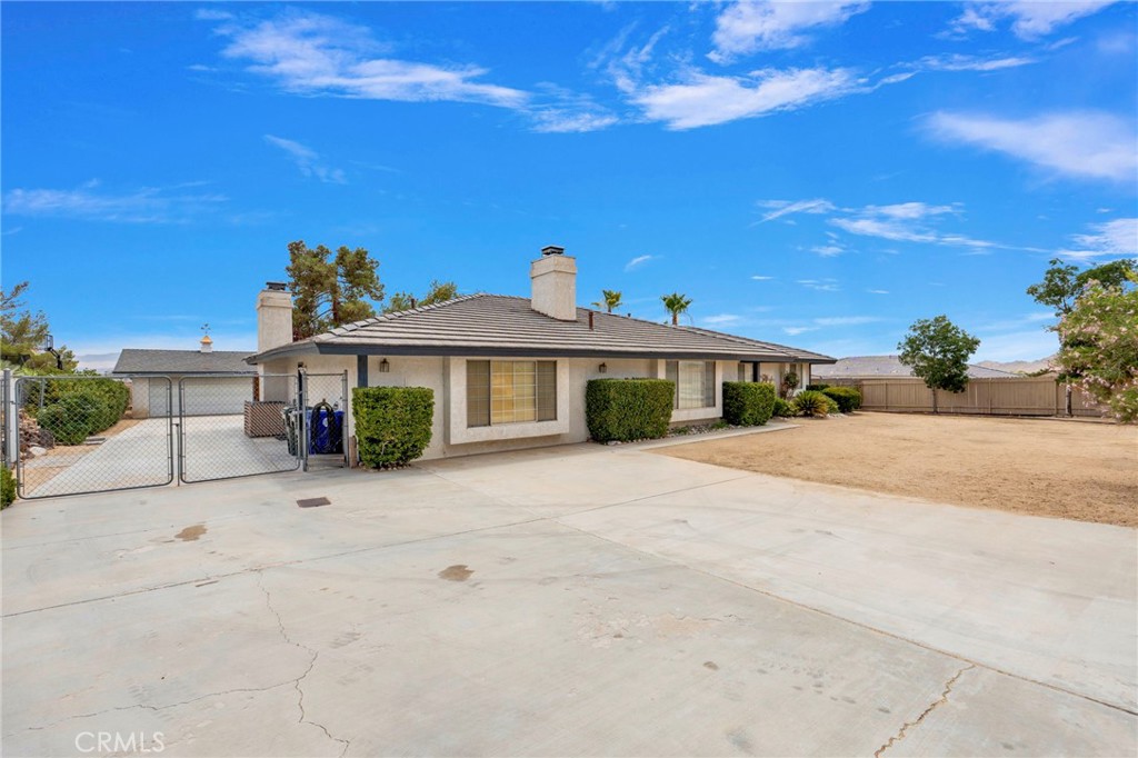 23333 Taos Road Apple Valley, CA 92307 - Photo 3 of 59