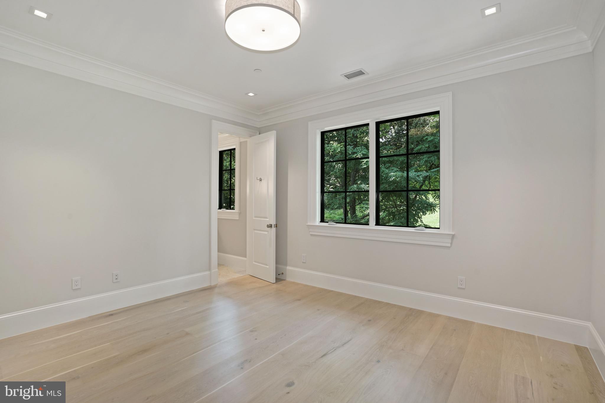 4432 Chestnut Lane Washington, DC 20007 - Photo 21 of 36 Bedroom #3