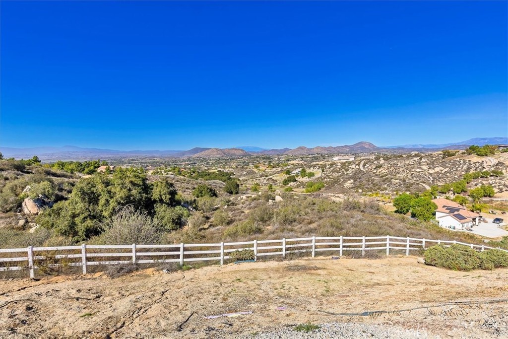 39110 Loren Way Temecula, CA 92592 - Photo 31 of 42 a view of a city