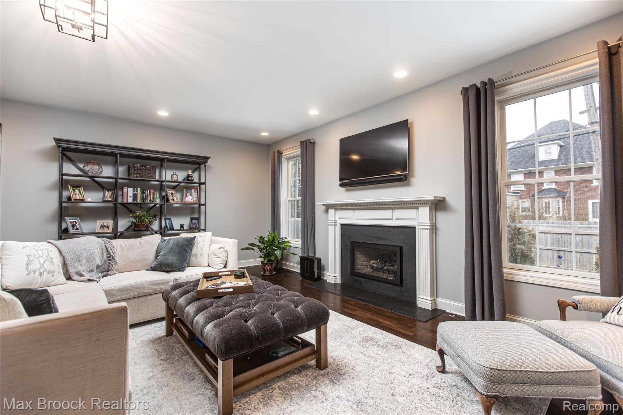 1006 Harvard Road Grosse Pointe, MI 48230 - Photo 8 of 44 -11.jpg