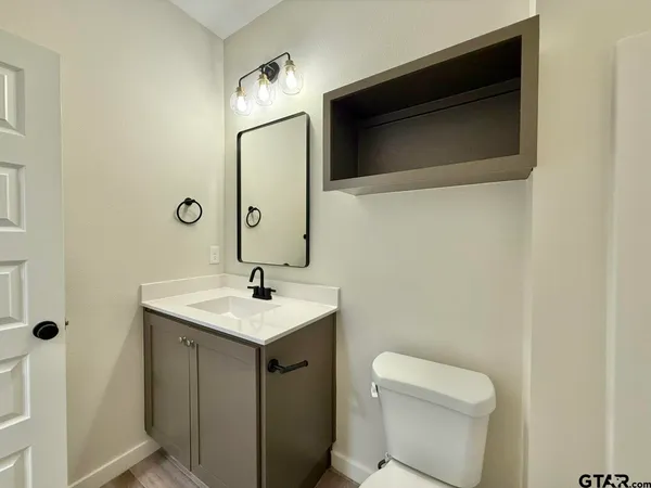 $1,875 | 17422 Crossing Circle, Lindale, TX 75771