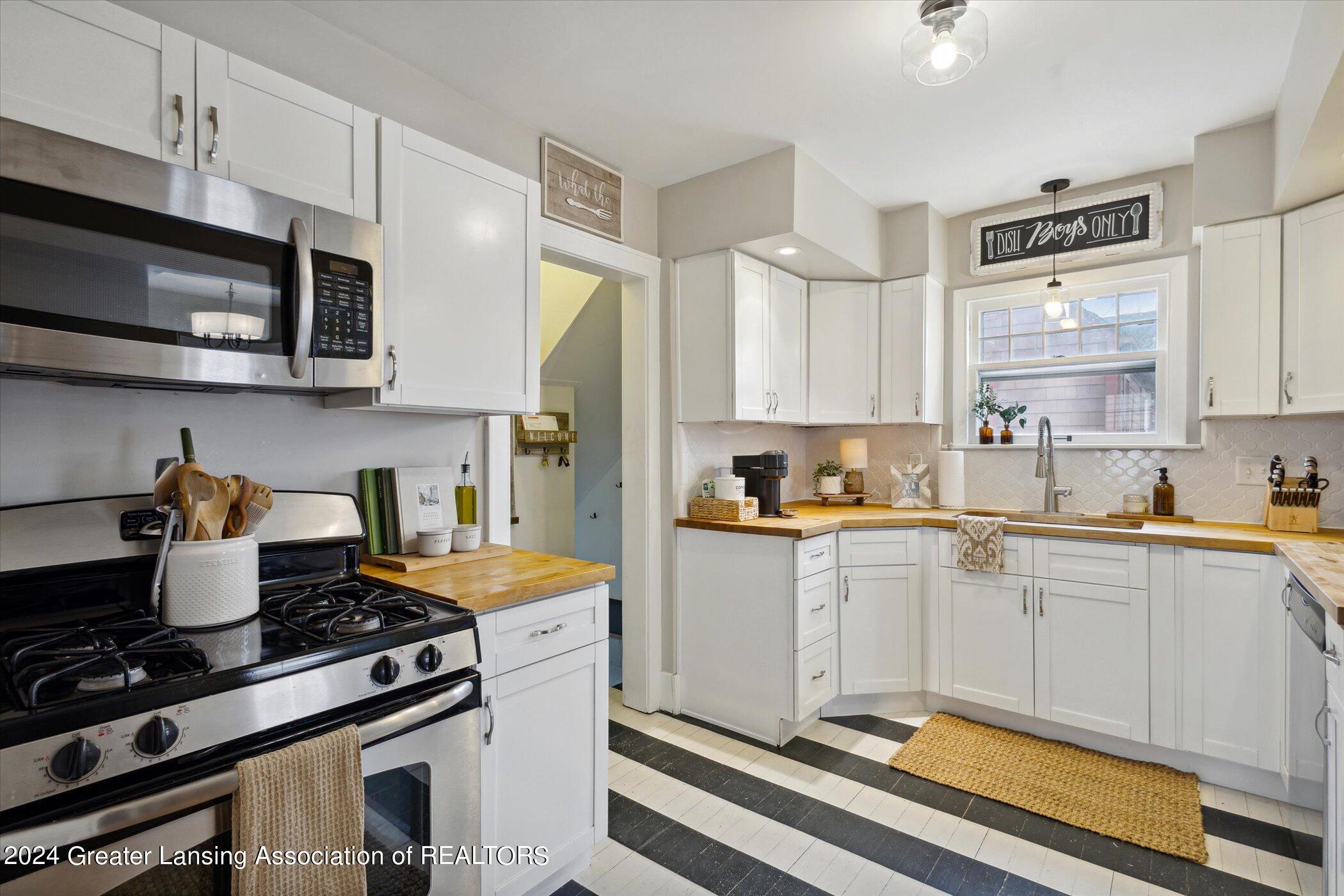 1718 Osborn Road Lansing, MI 48915 - Photo 13 of 40 21-21-1718-Osborn-Rd-Lansing-MI-48915-Wi