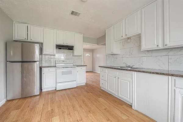 $1,495 | 4910 Paradise Lane, Houston, TX 77048