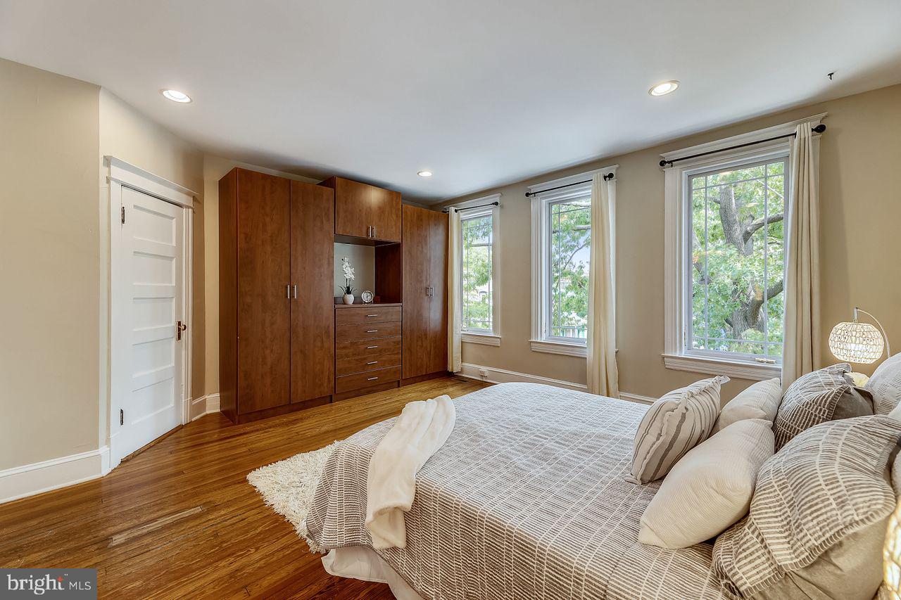 918 8th Street Northeast Washington, DC 20002 - Photo 16 of 36 Built in custom storage