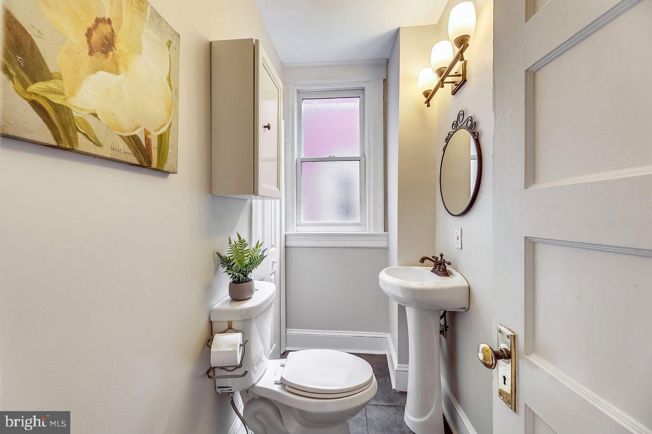 918 8th Street Northeast Washington, DC 20002 - Photo 9 of 36 Half bath on the first floor