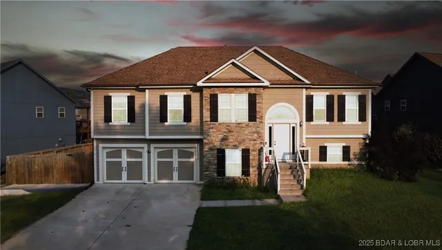 $379,900 | 1210 East 15th Street, Kearney, MO 64060