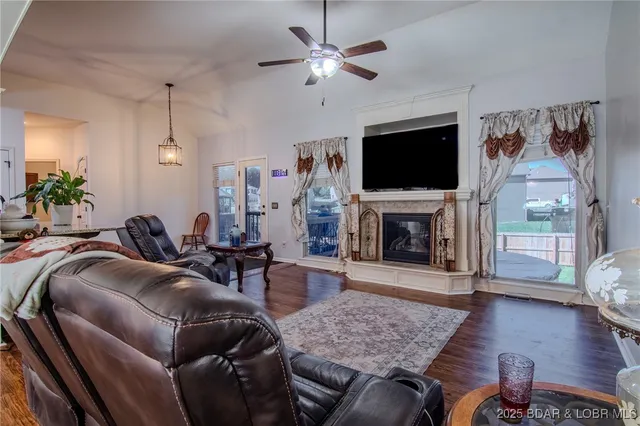 $379,900 | 1210 East 15th Street, Kearney, MO 64060