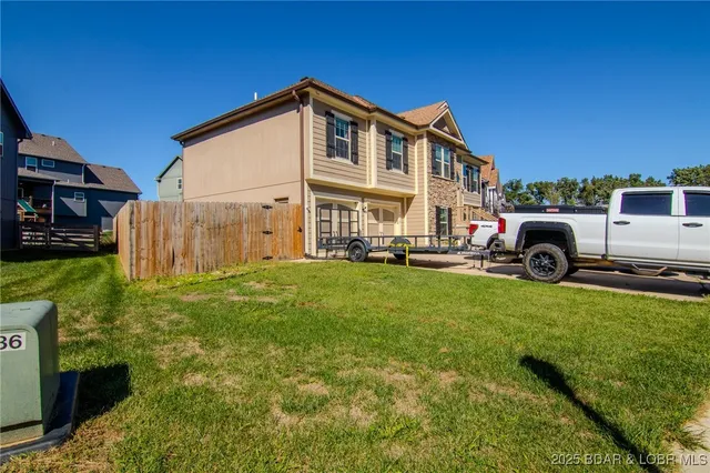 $379,900 | 1210 East 15th Street, Kearney, MO 64060