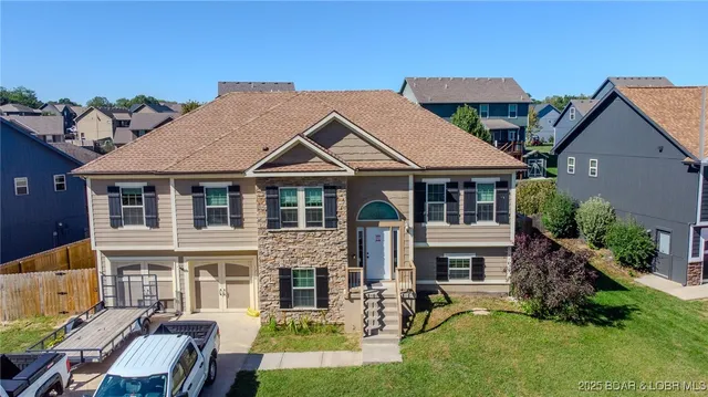 $379,900 | 1210 East 15th Street, Kearney, MO 64060